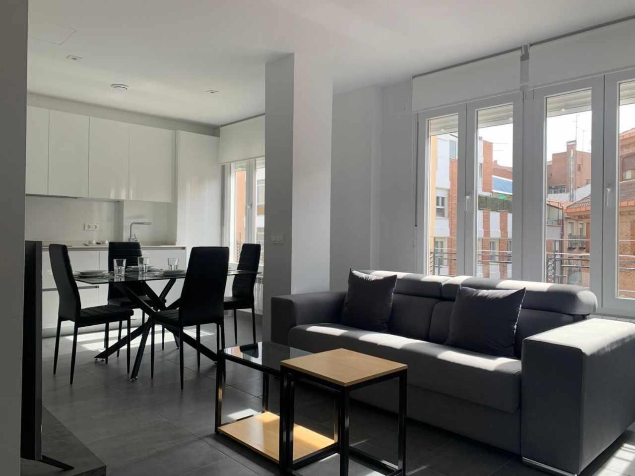 Apartamentos Ramón y Cajal Leão Exterior foto