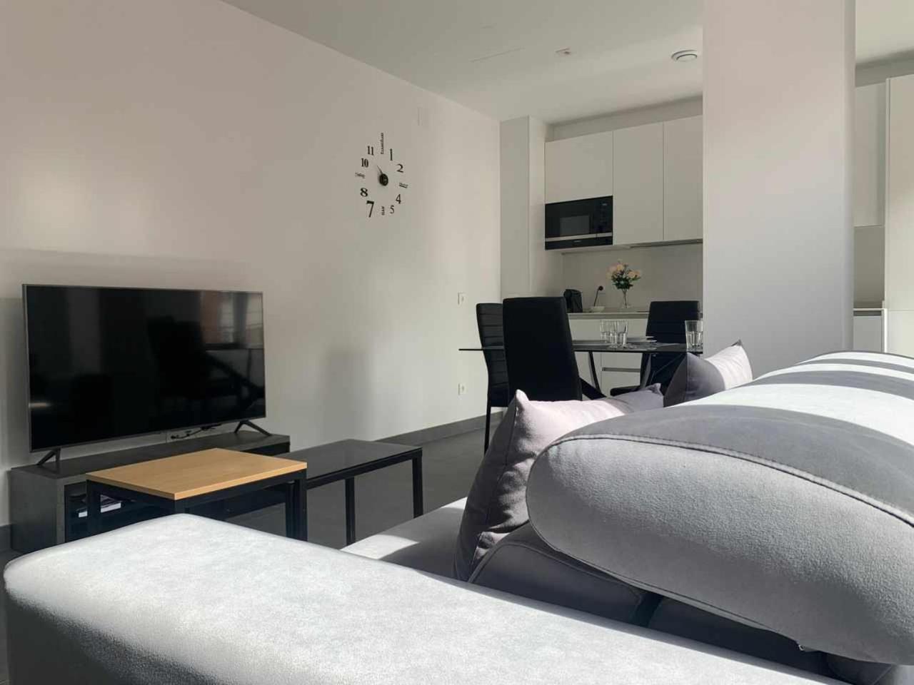 Apartamentos Ramón y Cajal Leão Exterior foto